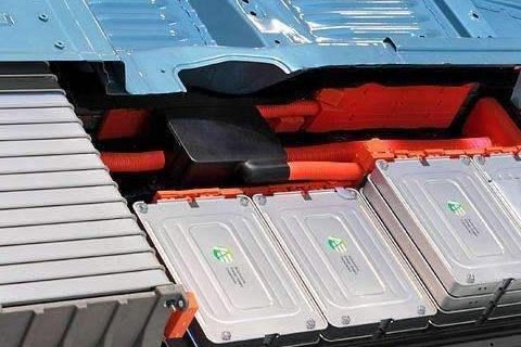 正安和溪叉车蓄电池回收价格表,上门回收锂电池
